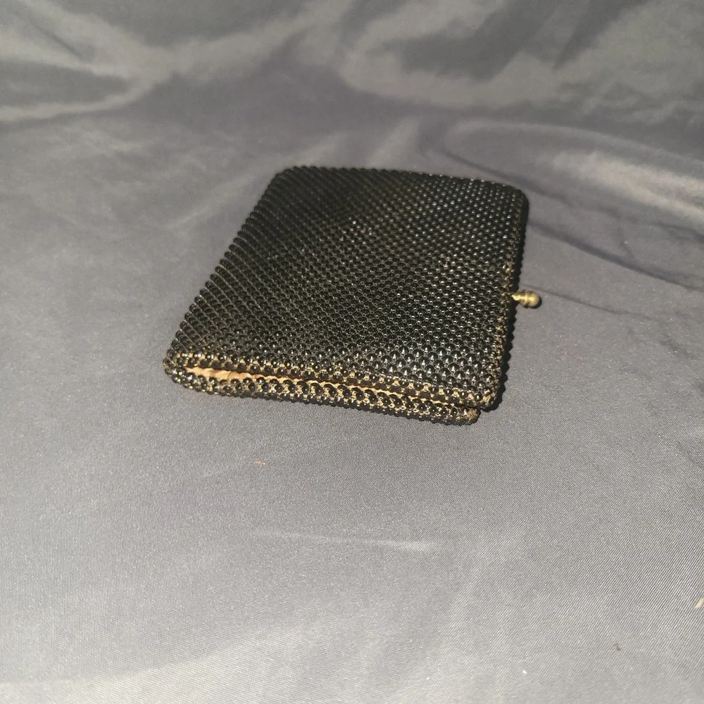 Vintage Whiting And Davis Black Gold Mesh Wallet Kiss Lock Snap Coin Purse